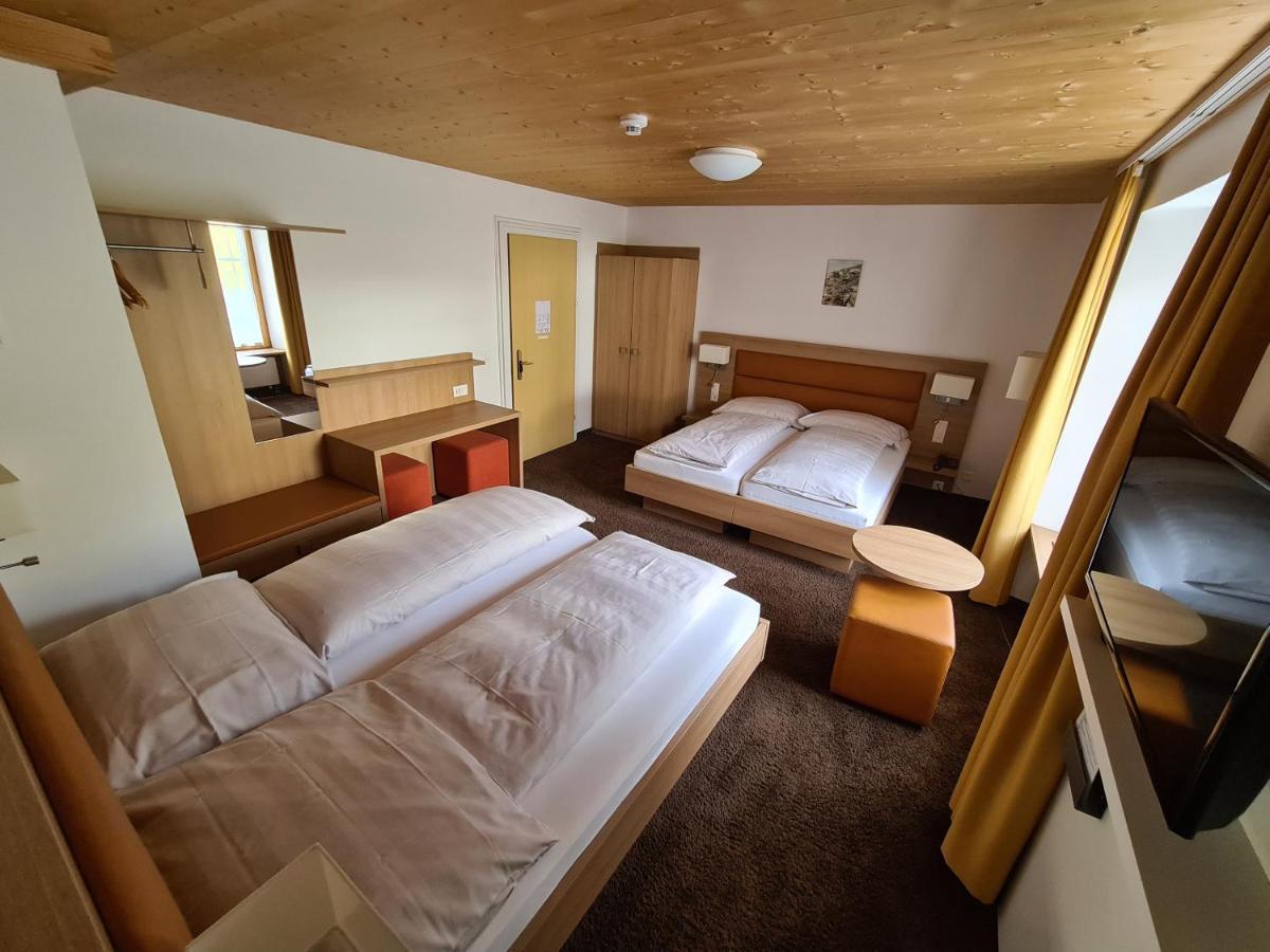 Hotel Staetzerhorn Parpan Exterior foto